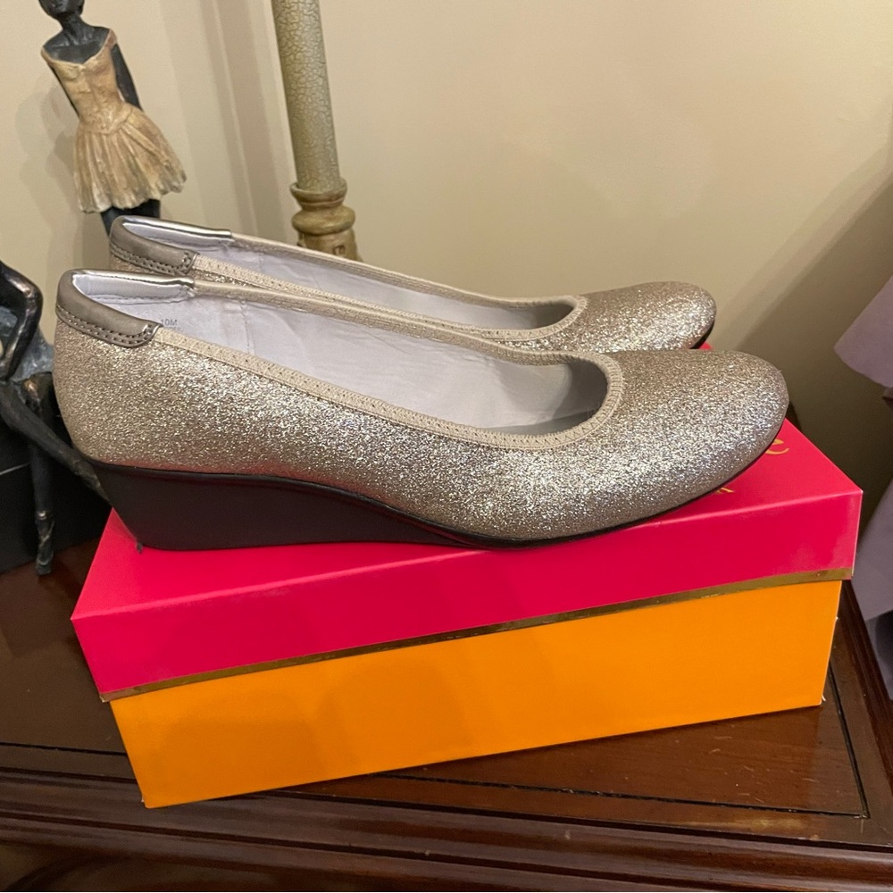 Gold glitter shoes